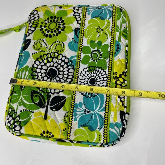 Vera Bradley quilted “Limes Up” retired pattern 2 side zip 8.5x10.5” iPad cover - Picture 6 of 7